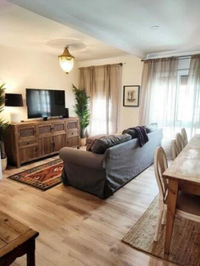 Vintage 3 Bdr Apartment